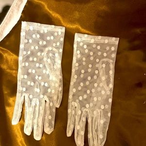 Vintage gloves net with dots .by cardinal Glove Company one size